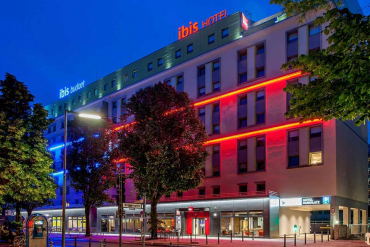 Hotel-Scandic-Berlin-Potsdamer-Platz-aussen-NFL-Tickets-mit-Hotel